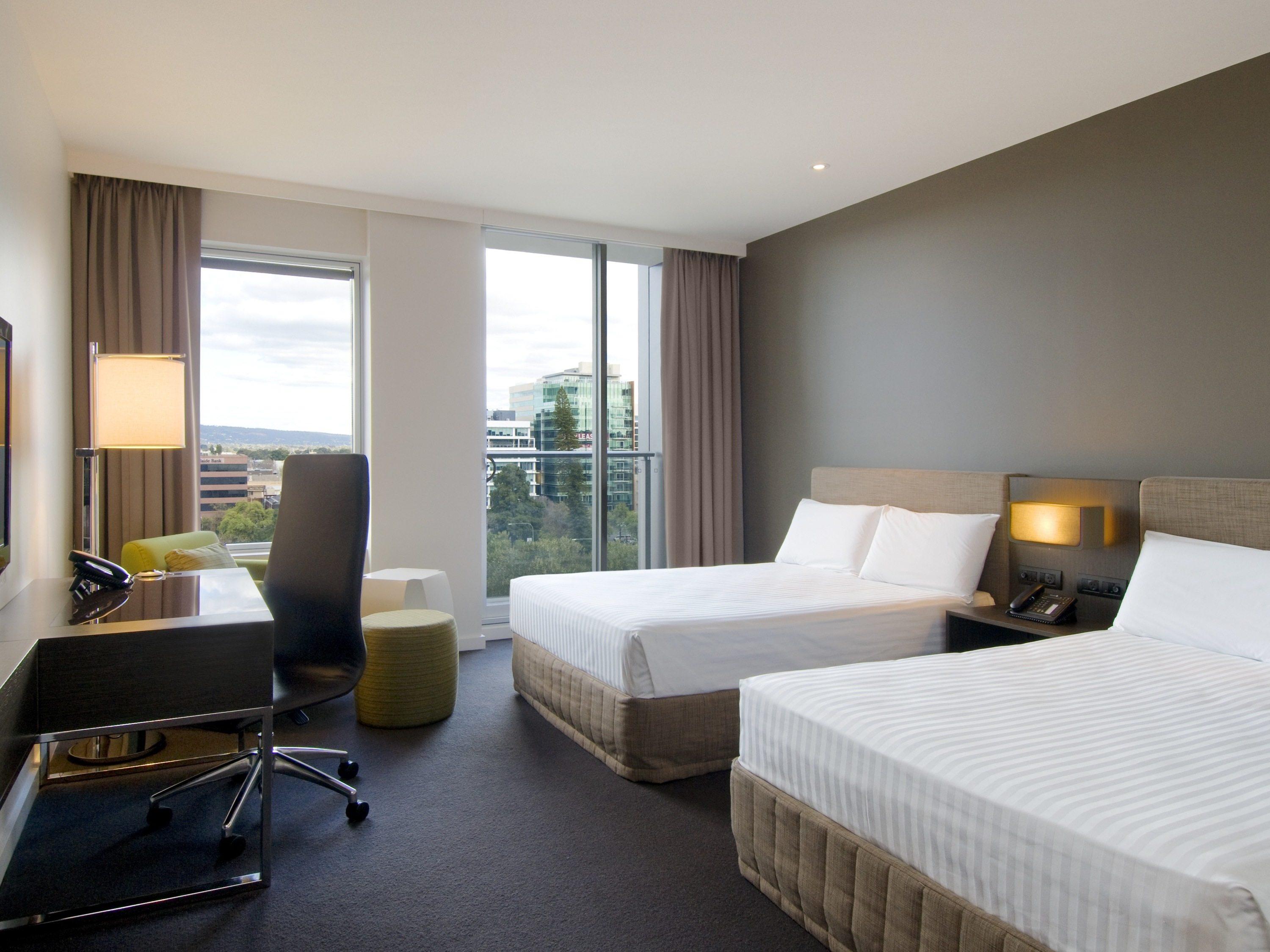 Pullman Adelaide Exterior foto A room at the hotel