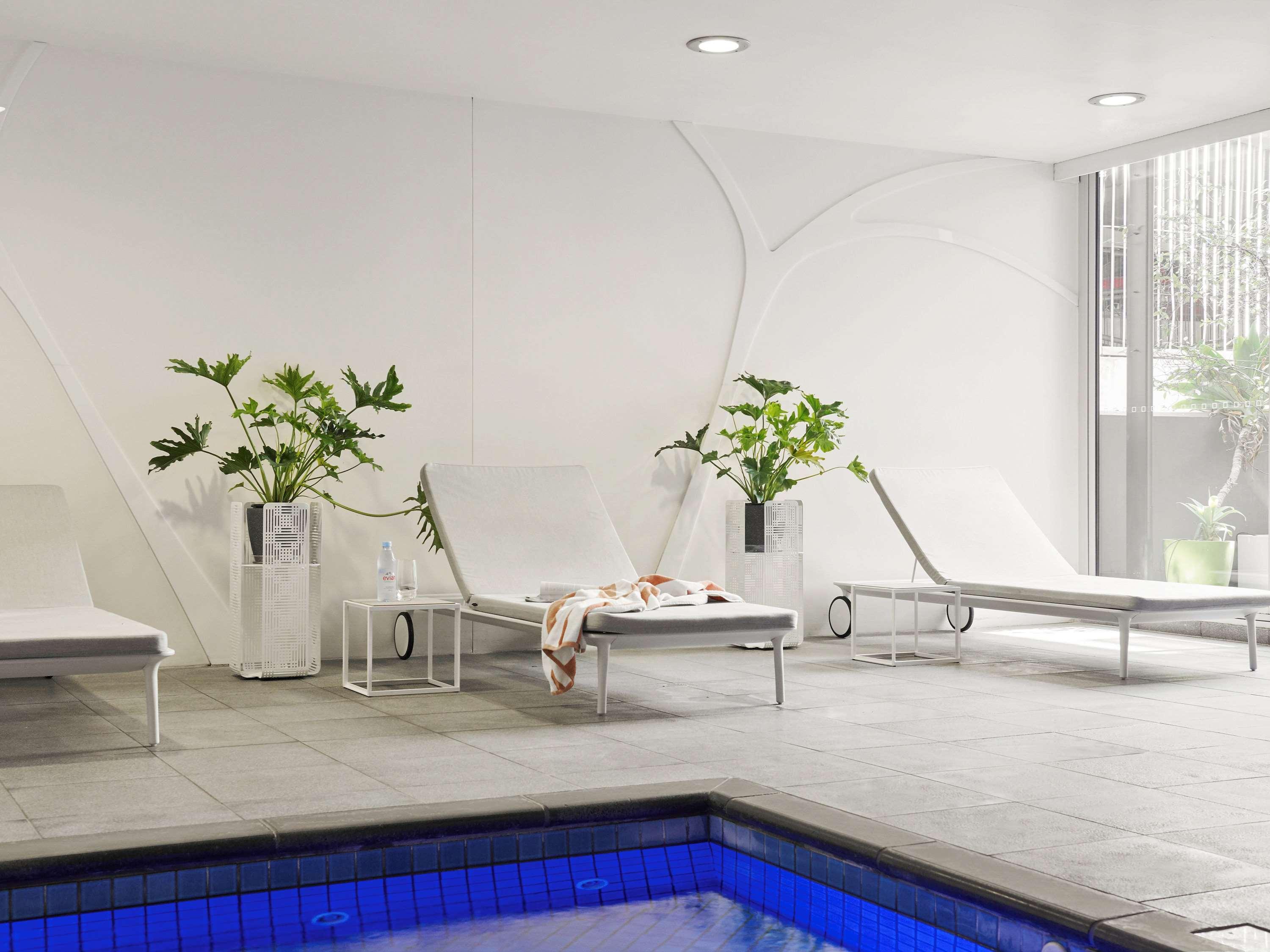 Pullman Adelaide Exterior foto The spa at The Ivy Spa