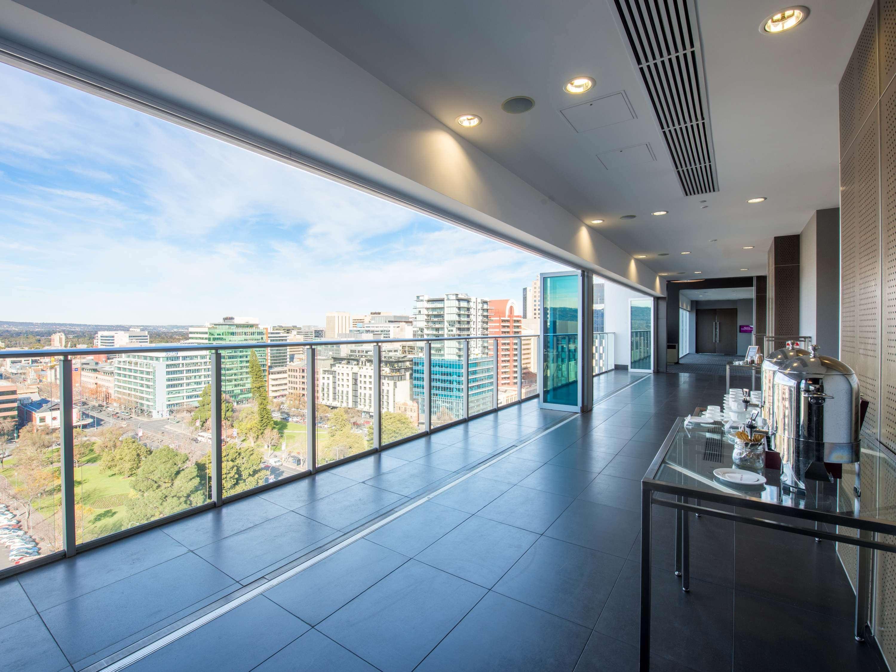 Pullman Adelaide Exterior foto Skyline Terrace